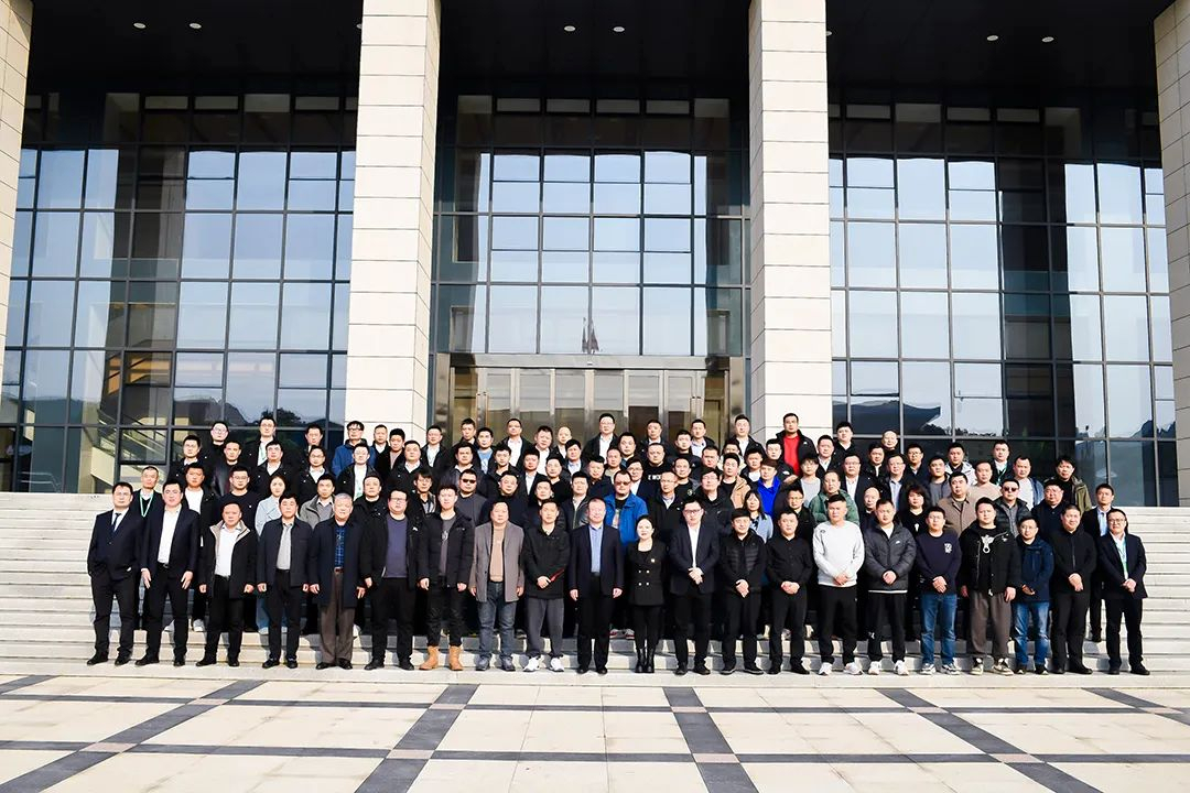 力出一孔 聚势共赢丨双登2024 渠道商大会圆满召开