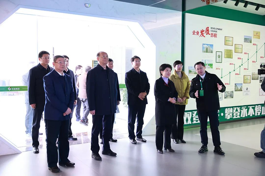 整装待发信心足 龙腾四海向五洲丨泰州市长万闻华一行走访调研双登